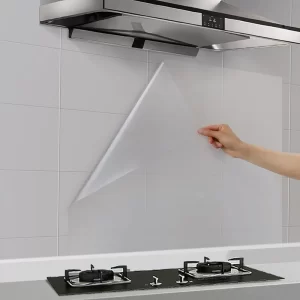 Folie transparenta protectiva pentru perete si fainta